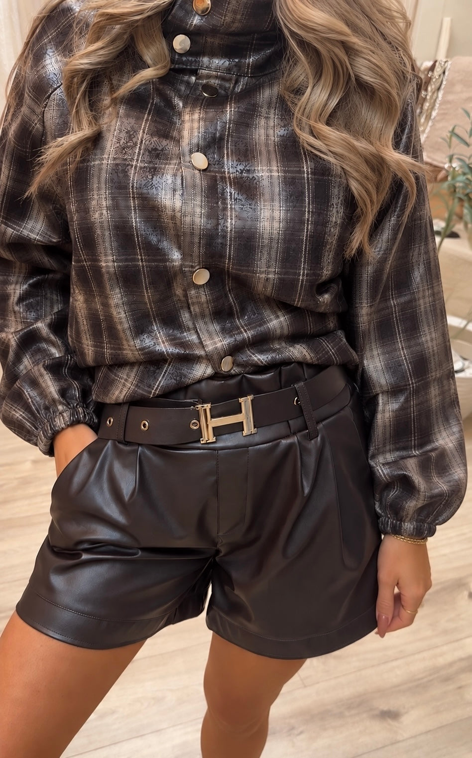 LIV SHORT PU LEATHER | BROWN