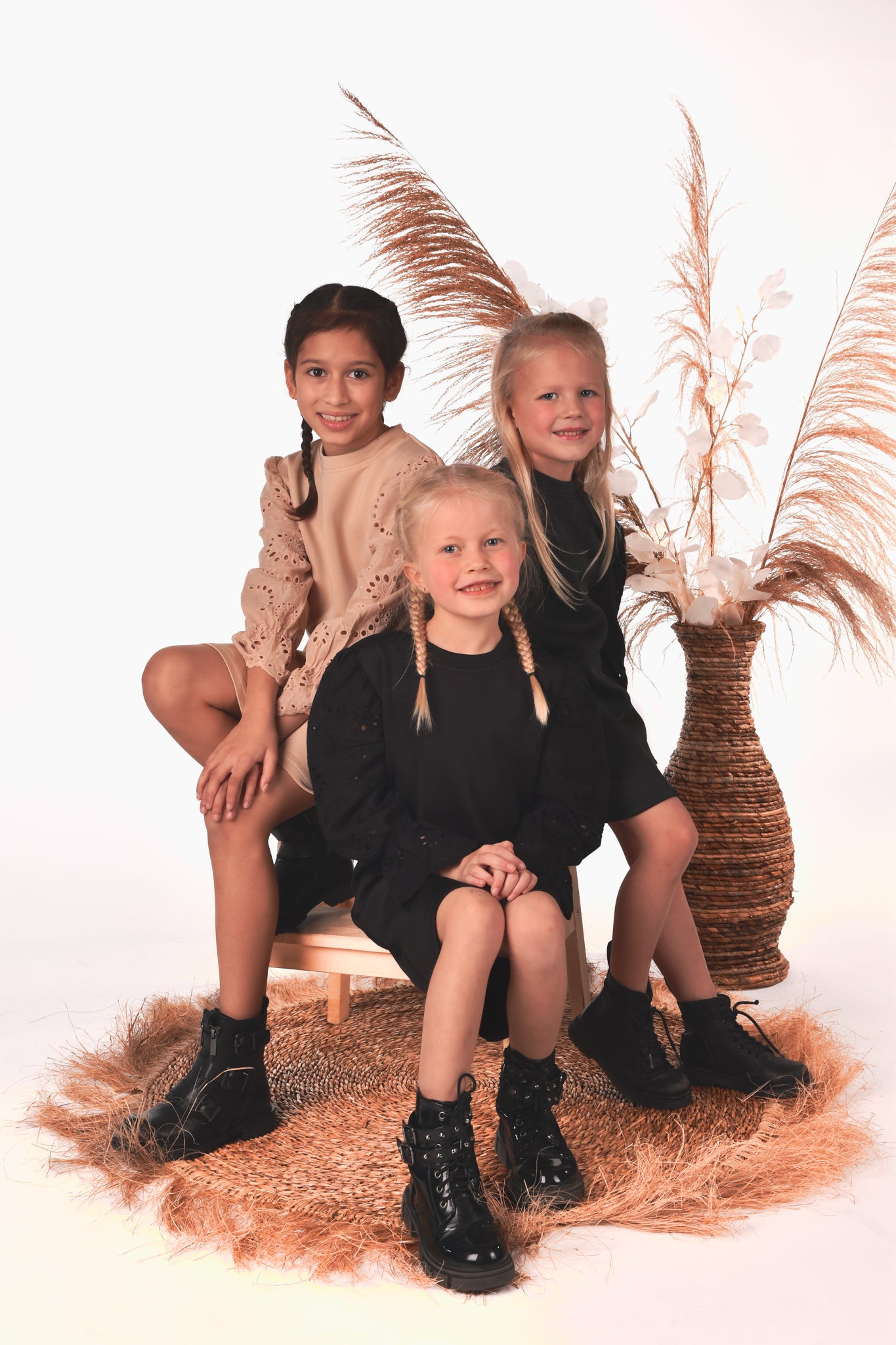 LACE SWEATER DRESS BEIGE