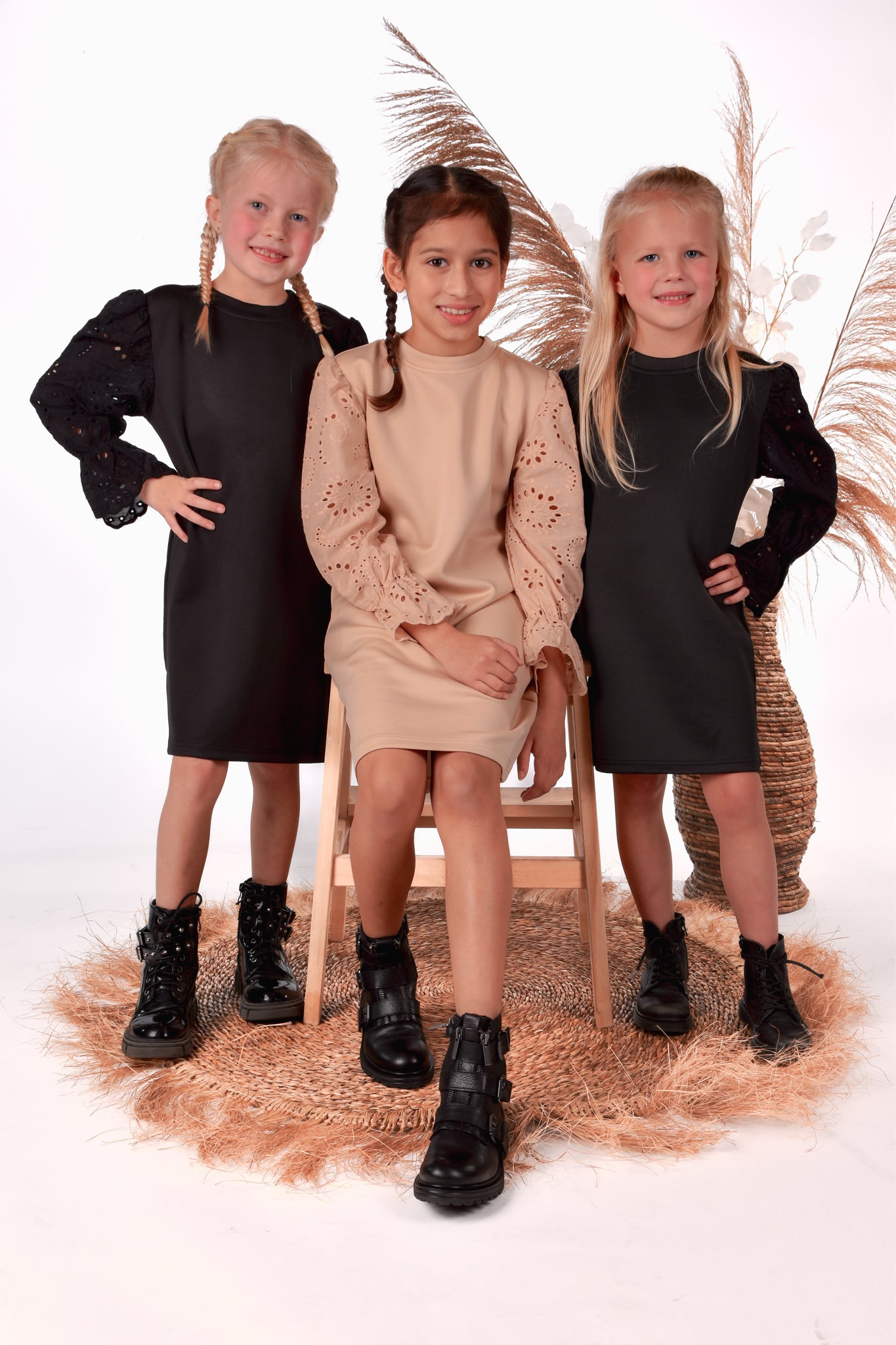 LACE SWEATER DRESS BEIGE