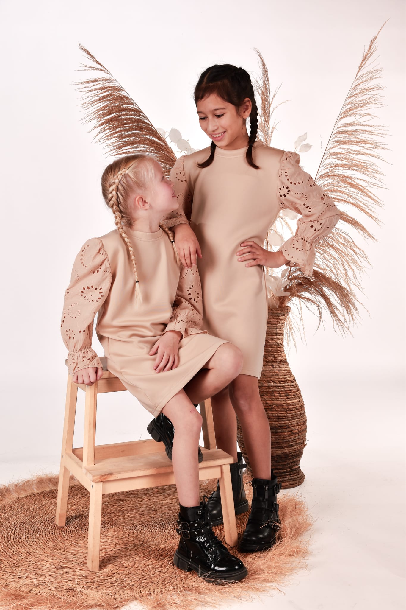 LACE SWEATER DRESS BEIGE